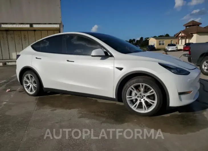 TESLA MODEL Y 2022 vin 7SAYGDEE1NF368922 from auto auction Copart