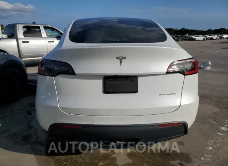 TESLA MODEL Y 2022 vin 7SAYGDEE1NF368922 from auto auction Copart