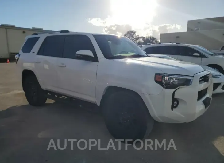 TOYOTA 4RUNNER SR 2022 vin JTEFU5JR5N5269903 from auto auction Copart