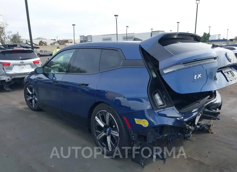 BMW IX 2022 vin WB523CF0XNCK45432 from auto auction Iaai