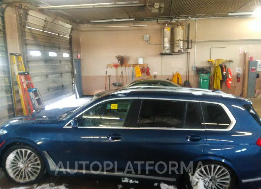 BMW X7 2020 vin 5UXCW2C02L9C11401 from auto auction Iaai