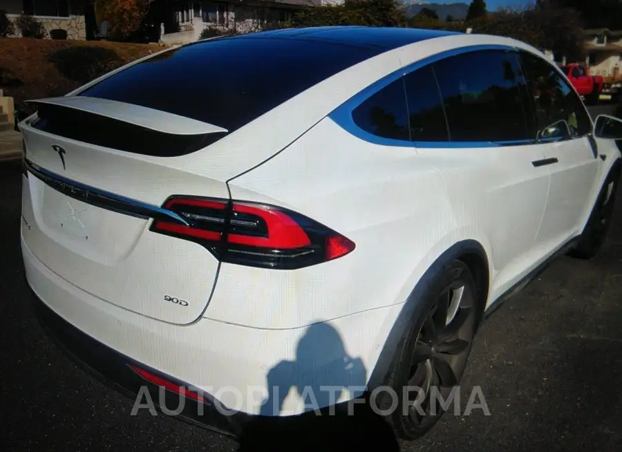 TESLA MODEL X 2016 vin 5YJXCDE25GF026337 from auto auction Iaai