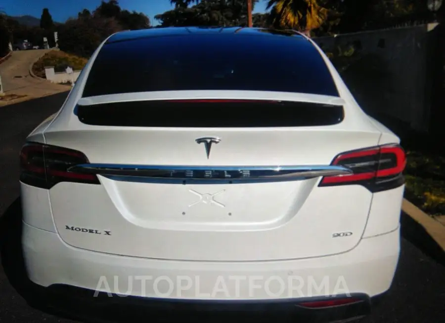 TESLA MODEL X 2016 vin 5YJXCDE25GF026337 from auto auction Iaai