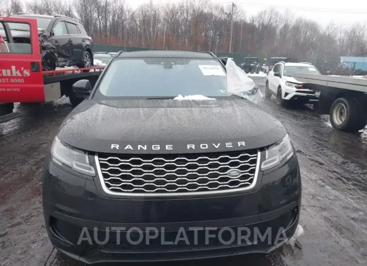 LAND ROVER RANGE ROVER VELAR 2018 vin SALYB2RX4JA774670 from auto auction Iaai