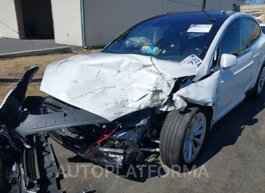 TESLA MODEL X 2018 vin 5YJXCAE27JF102839 from auto auction Iaai