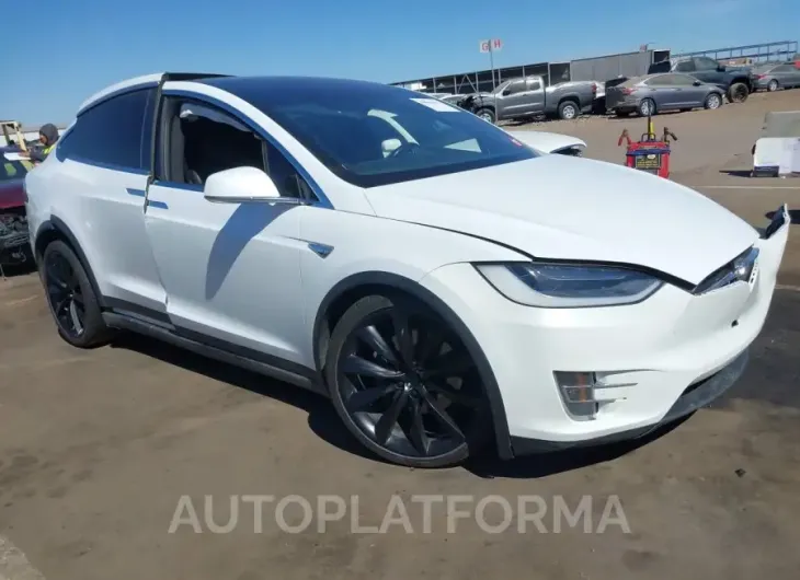 TESLA MODEL X 2016 vin 5YJXCAE28GF005173 from auto auction Iaai