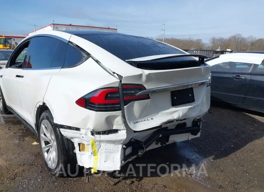 TESLA MODEL X 2019 vin 5YJXCAE2XKF195261 from auto auction Iaai