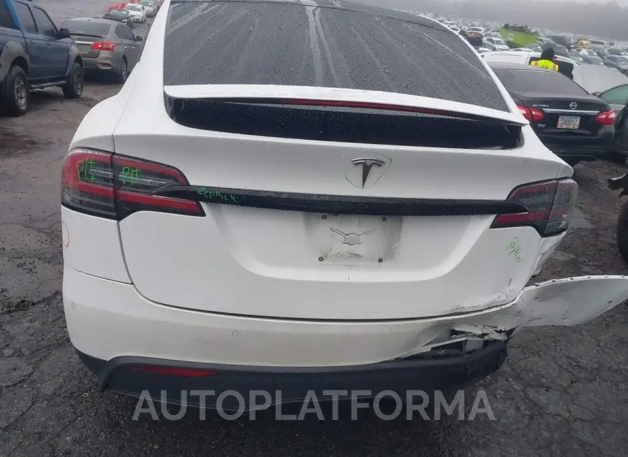 TESLA MODEL X 2022 vin 7SAXCBE52NF329865 from auto auction Iaai