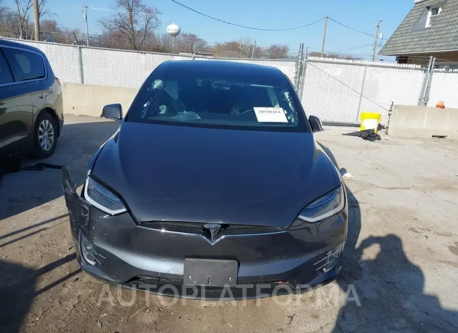 TESLA MODEL X 2018 vin 5YJXCBE25JF117832 from auto auction Iaai