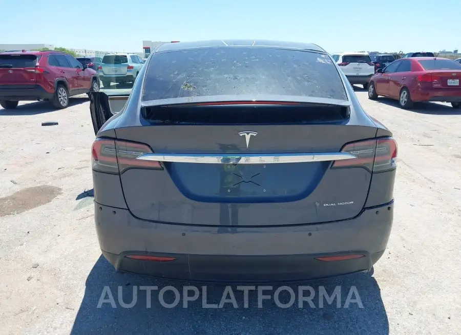 TESLA MODEL X 2019 vin 5YJXCBE2XKF184704 from auto auction Iaai