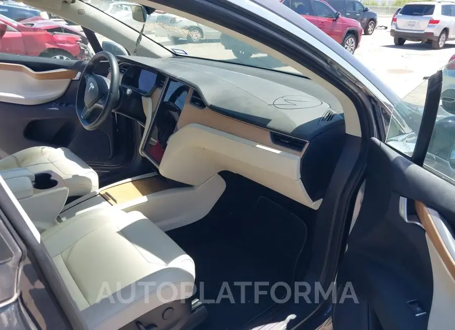 TESLA MODEL X 2019 vin 5YJXCBE2XKF184704 from auto auction Iaai