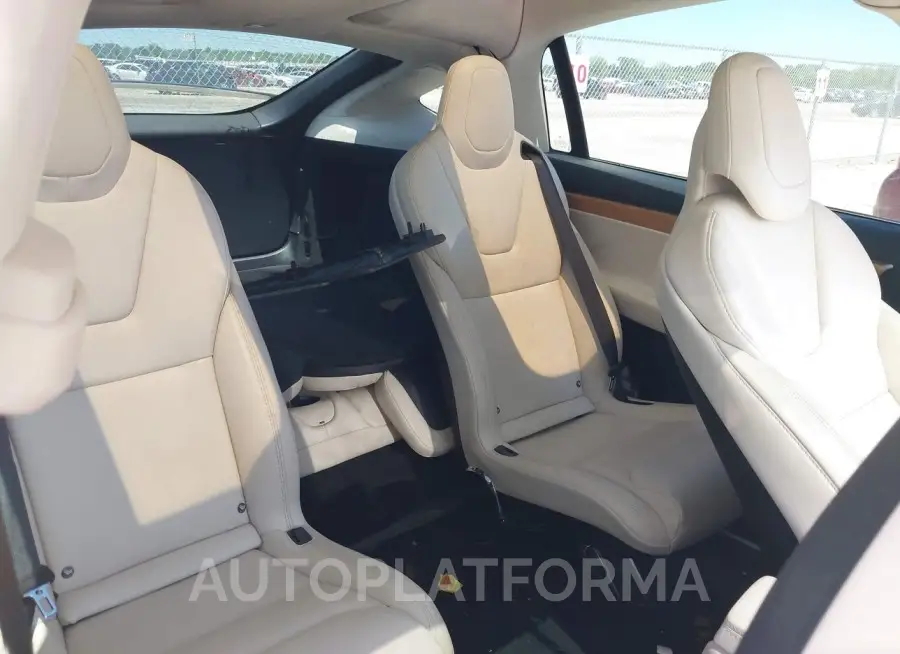 TESLA MODEL X 2019 vin 5YJXCBE2XKF184704 from auto auction Iaai