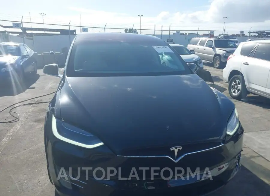 TESLA MODEL X 2018 vin 5YJXCBE29JF103173 from auto auction Iaai