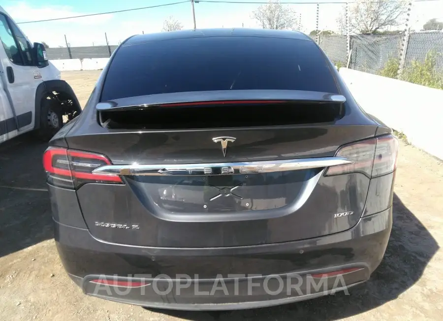 TESLA MODEL X 2017 vin 5YJXCBE20HF065049 from auto auction Iaai