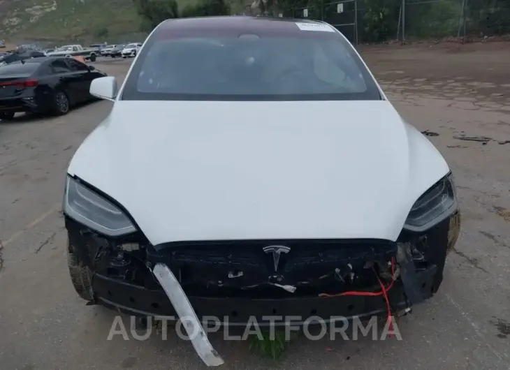 TESLA MODEL X 2018 vin 5YJXCAE22JF142486 from auto auction Iaai