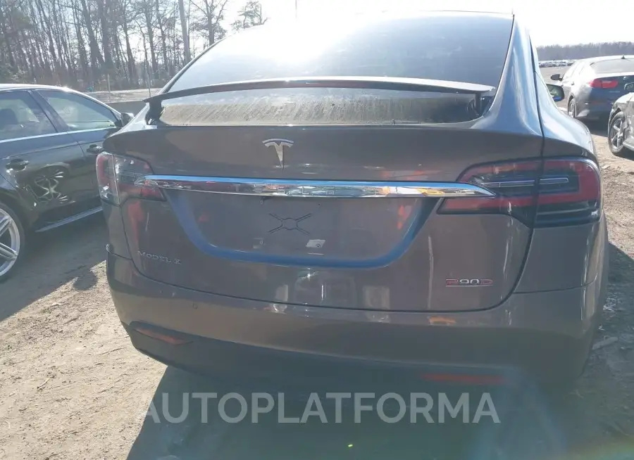 TESLA MODEL X 2016 vin 5YJXCBE40GFS00529 from auto auction Iaai