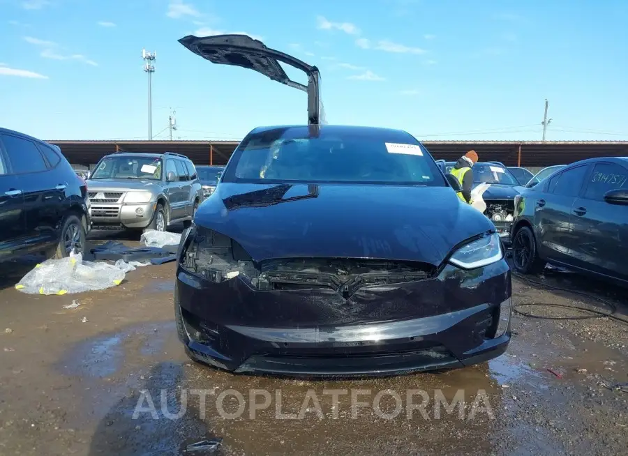 TESLA MODEL X 2017 vin 5YJXCAE2XHF050648 from auto auction Iaai