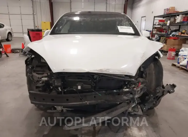 TESLA MODEL X 2020 vin 5YJXCDE2XLF308144 from auto auction Iaai