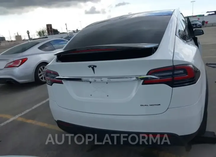 TESLA MODEL X 2020 vin 5YJXCAE2XLF220273 from auto auction Iaai