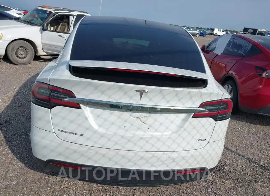 TESLA MODEL X 2018 vin 5YJXCBE29JF104419 from auto auction Iaai