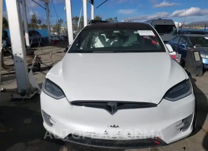 TESLA MODEL X 2018 vin 5YJXCDE21JF104507 from auto auction Iaai