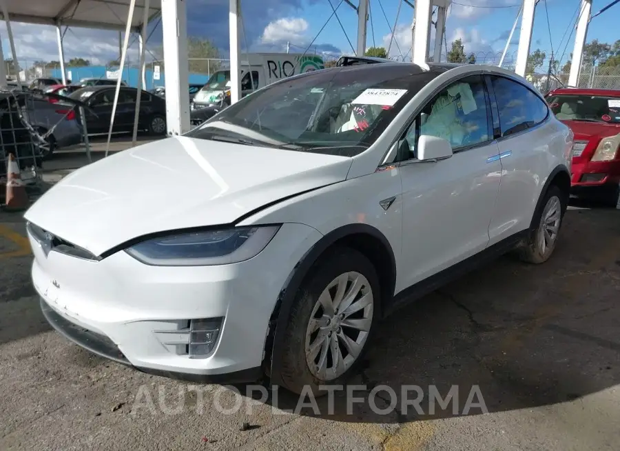 TESLA MODEL X 2018 vin 5YJXCDE21JF104507 from auto auction Iaai