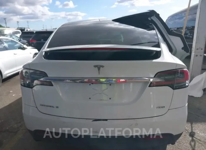 TESLA MODEL X 2018 vin 5YJXCDE21JF104507 from auto auction Iaai