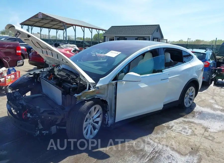 TESLA MODEL X 2019 vin 5YJXCBE2XKF192947 from auto auction Iaai