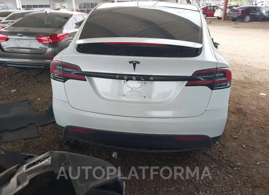 TESLA MODEL X 2017 vin 5YJXCBE25HF067850 from auto auction Iaai