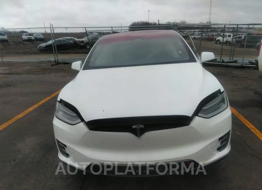 TESLA MODEL X 2018 vin 5YJXCDE28JF116797 from auto auction Iaai