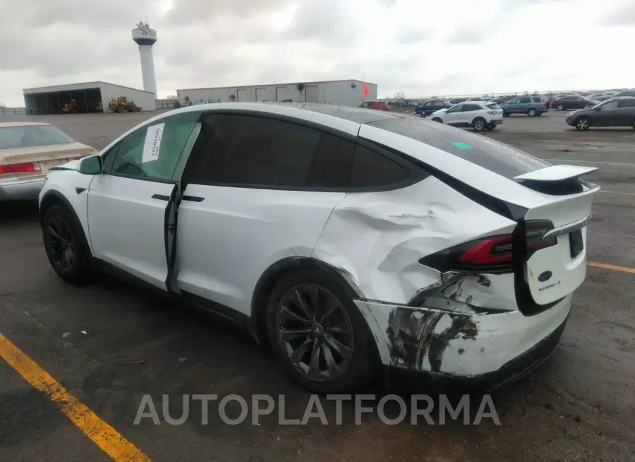 TESLA MODEL X 2018 vin 5YJXCDE28JF116797 from auto auction Iaai