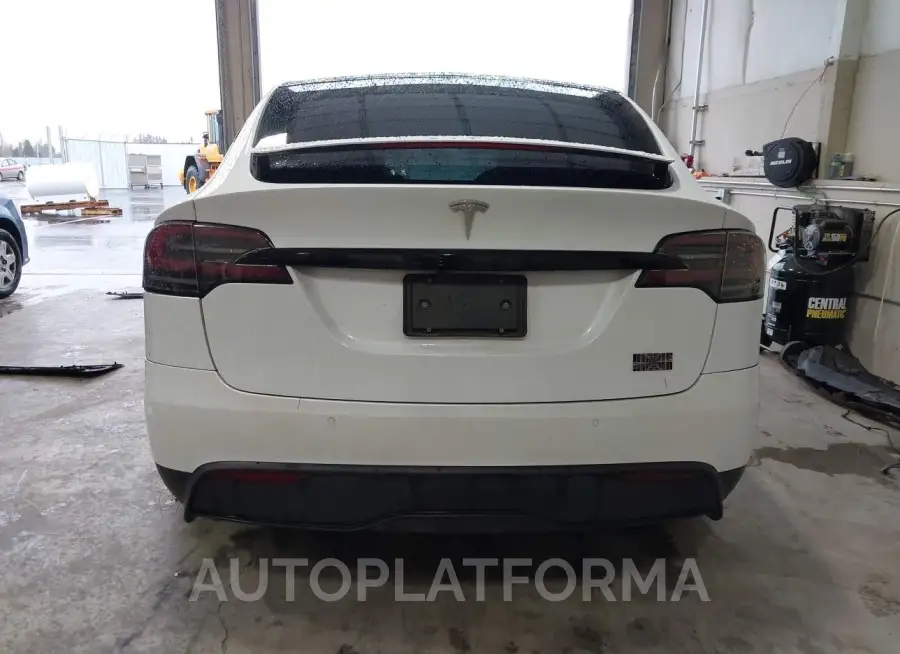 TESLA MODEL X 2022 vin 7SAXCBE65NF345857 from auto auction Iaai