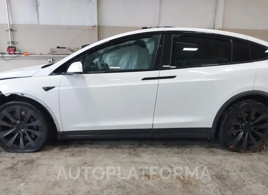 TESLA MODEL X 2022 vin 7SAXCBE65NF345857 from auto auction Iaai