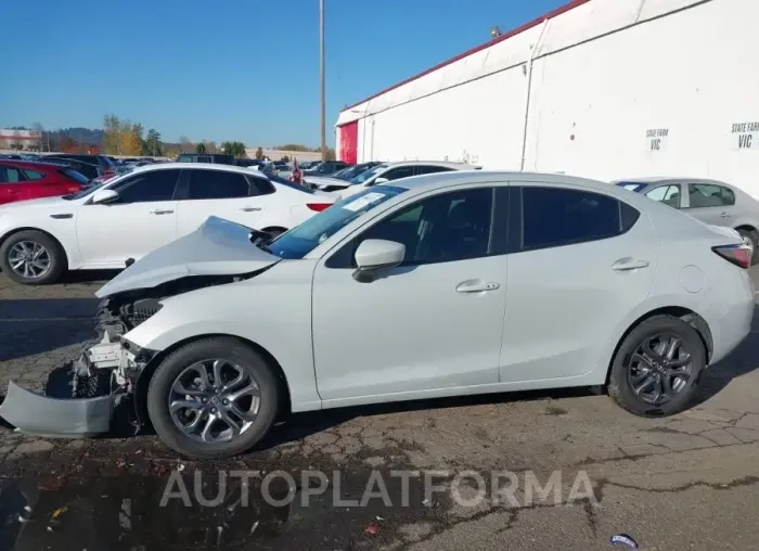 TOYOTA YARIS 2019 vin 3MYDLBYV1KY521212 from auto auction Iaai