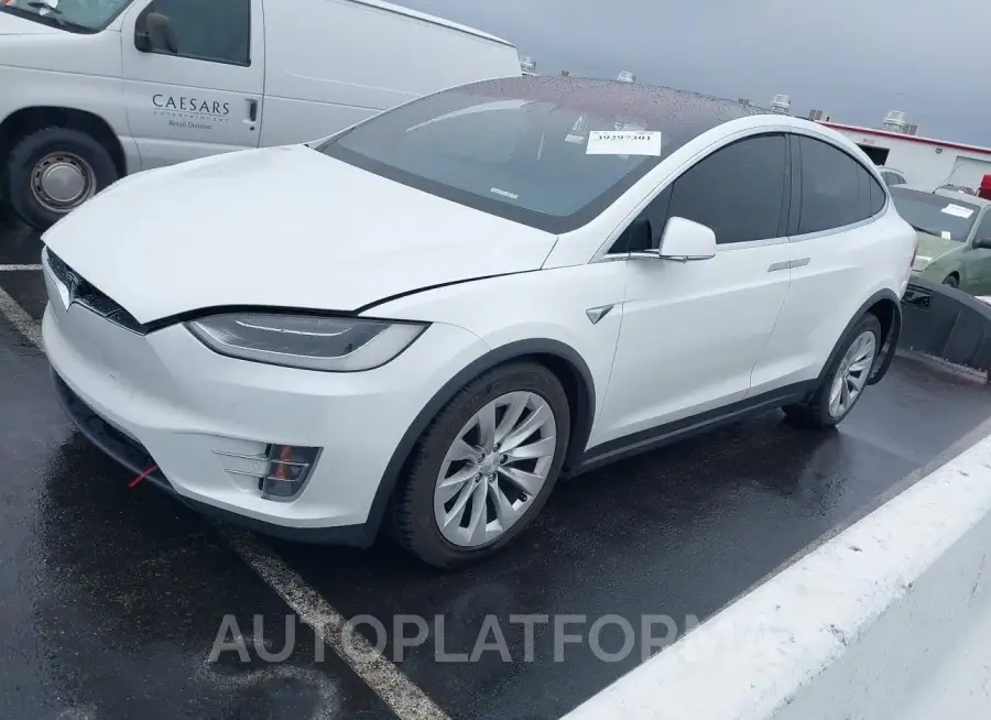 TESLA MODEL X 2017 vin 5YJXCDE28HF076778 from auto auction Iaai