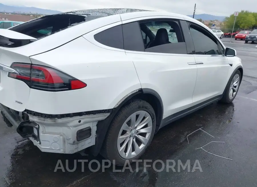 TESLA MODEL X 2017 vin 5YJXCDE28HF076778 from auto auction Iaai