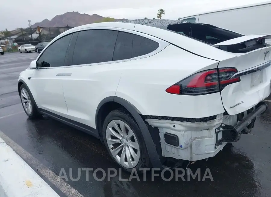 TESLA MODEL X 2017 vin 5YJXCDE28HF076778 from auto auction Iaai