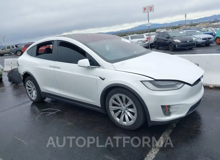 TESLA MODEL X 2017 vin 5YJXCDE28HF076778 from auto auction Iaai