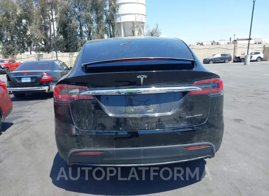 TESLA MODEL X 2020 vin 5YJXCBE25LF272352 from auto auction Iaai