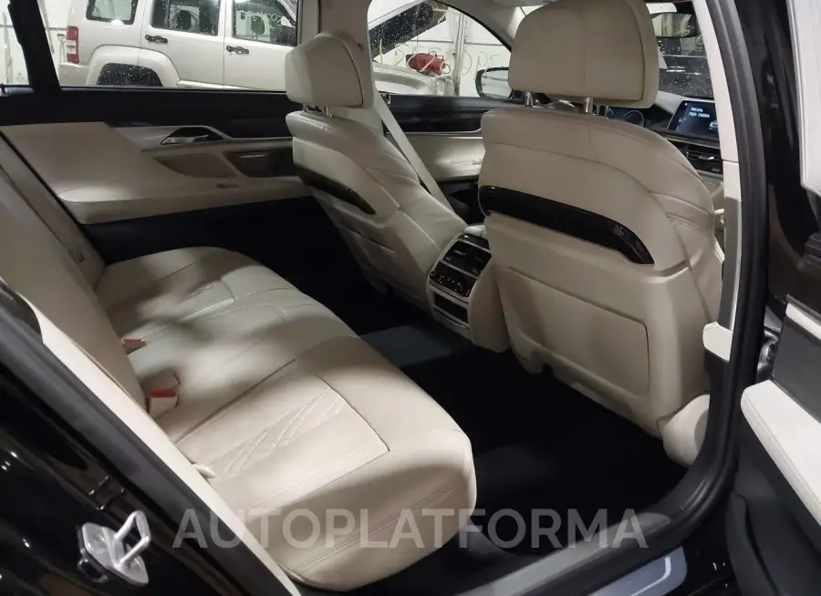 BMW 750I 2018 vin WBA7F2C56JG424529 from auto auction Iaai