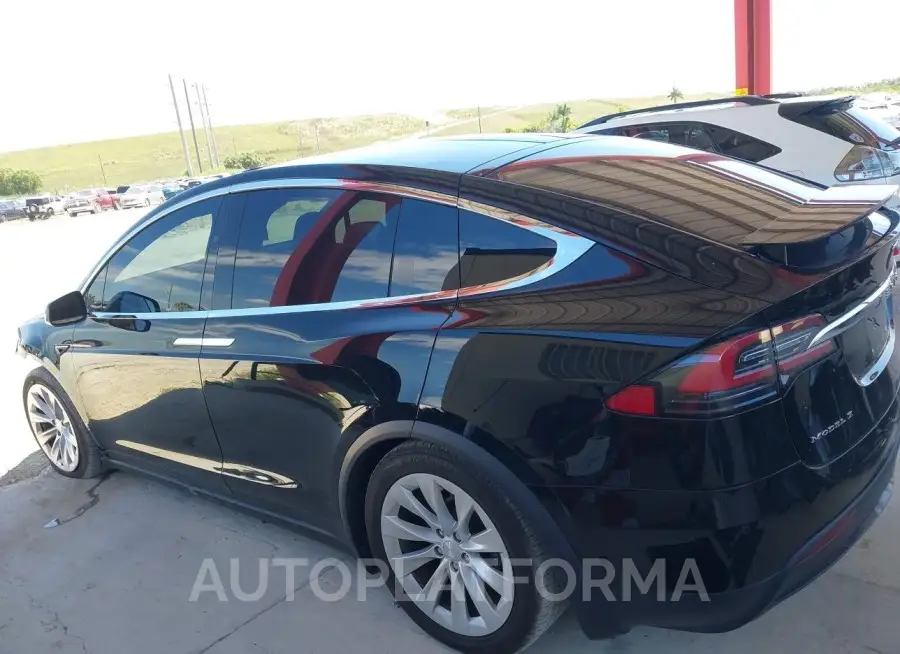 TESLA MODEL X 2017 vin 5YJXCDE20HF045671 from auto auction Iaai