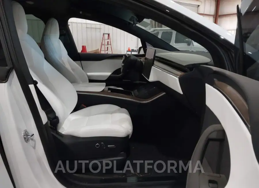 TESLA MODEL X 2023 vin 7SAXCAE50PF393058 from auto auction Iaai