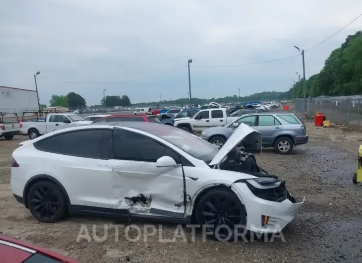 TESLA MODEL X 2017 vin 5YJXCAE22HF075396 from auto auction Iaai