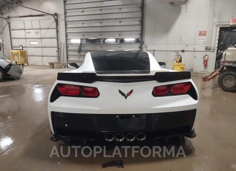 CHEVROLET CORVETTE 2015 vin 1G1YK2D76F5120048 from auto auction Iaai