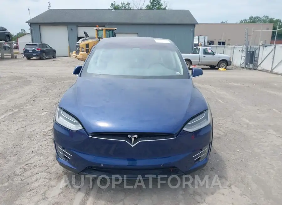 TESLA MODEL X 2017 vin 5YJXCBE21HF065612 from auto auction Iaai