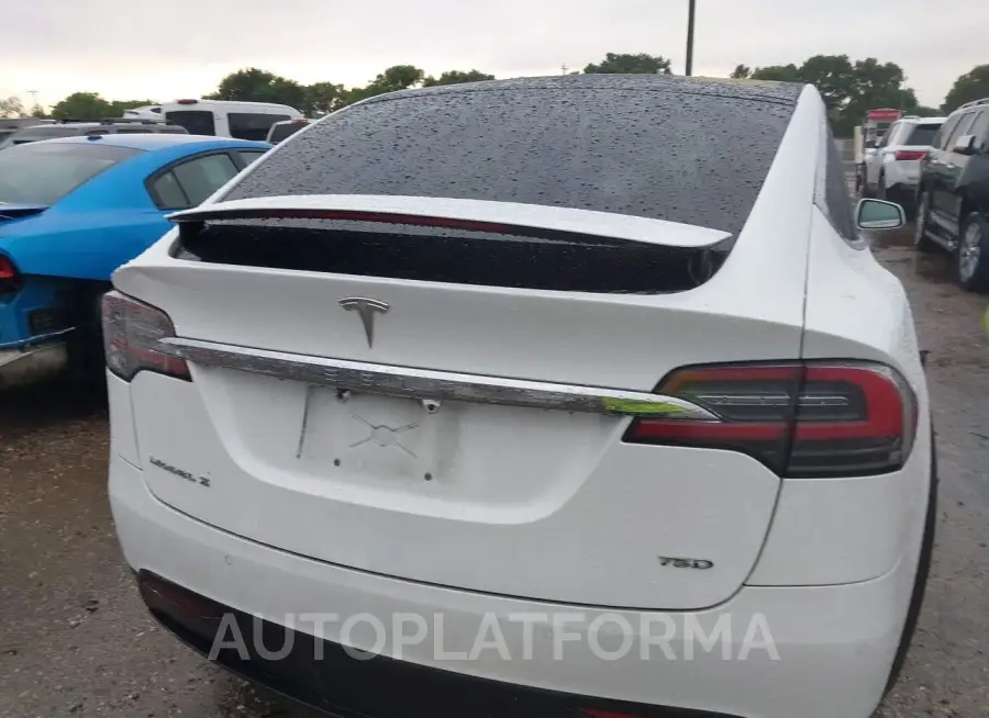 TESLA MODEL X 2017 vin 5YJXCBE21HF039348 from auto auction Iaai