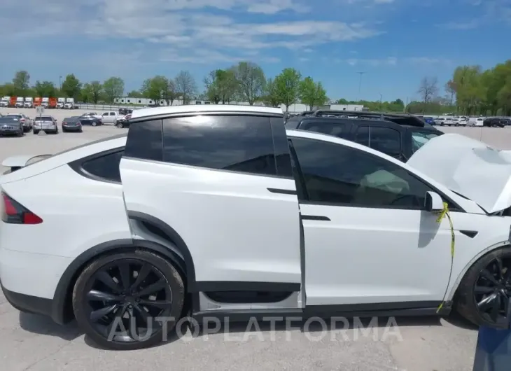 TESLA MODEL X 2017 vin 5YJXCAE23HF042715 from auto auction Iaai