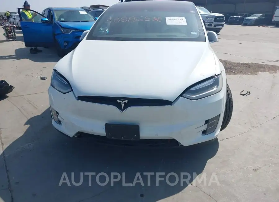 TESLA MODEL X 2016 vin 5YJXCBE27GF014159 from auto auction Iaai