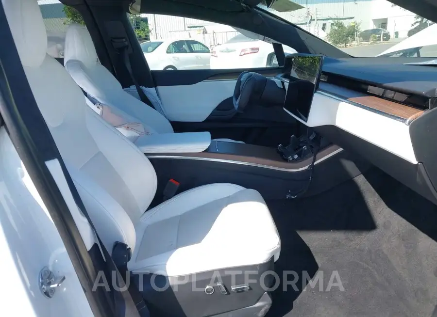 TESLA MODEL X 2022 vin 7SAXCBE53NF362843 from auto auction Iaai