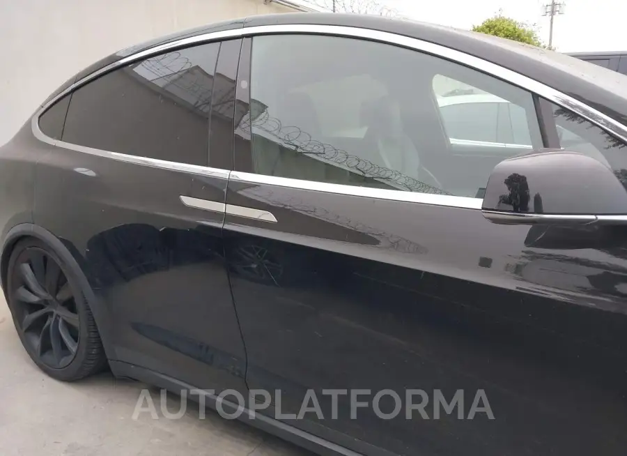 TESLA MODEL X 2018 vin 5YJXCBE24JF102545 from auto auction Iaai